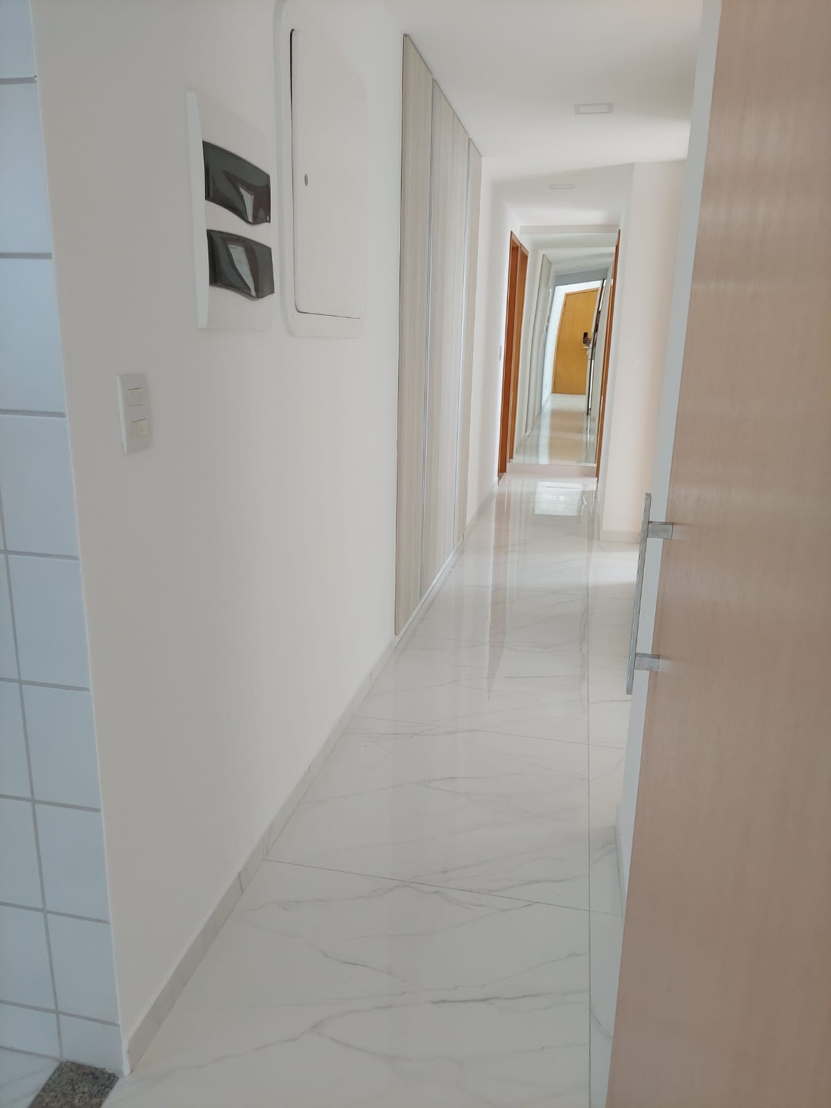 Imagem Apartamento com 4 Quartos à Venda, 126 metros em Pina - Recife