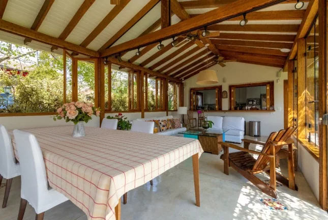 Imagem Imponente Casa de Luxo: 4 quartos, 4 suítes, 5 banheiros, 6 vagas, 1.120m² - Condomínio Morada dos Pássaros, Barueri-SP.