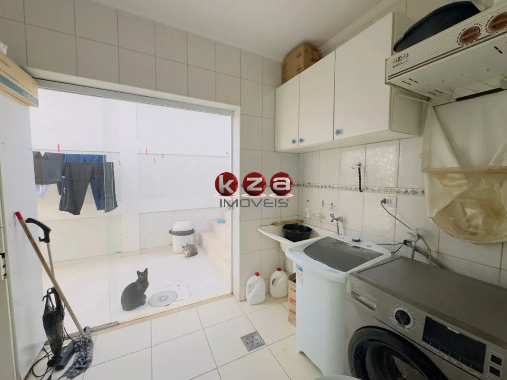 Imagem Casa venda em Valinhos-SP, Condomínio Residencial Itamambuca - 4 quartos, 1 suíte, 2 salas, 3 banheiros, 200,00 m² e Spa. Confira!