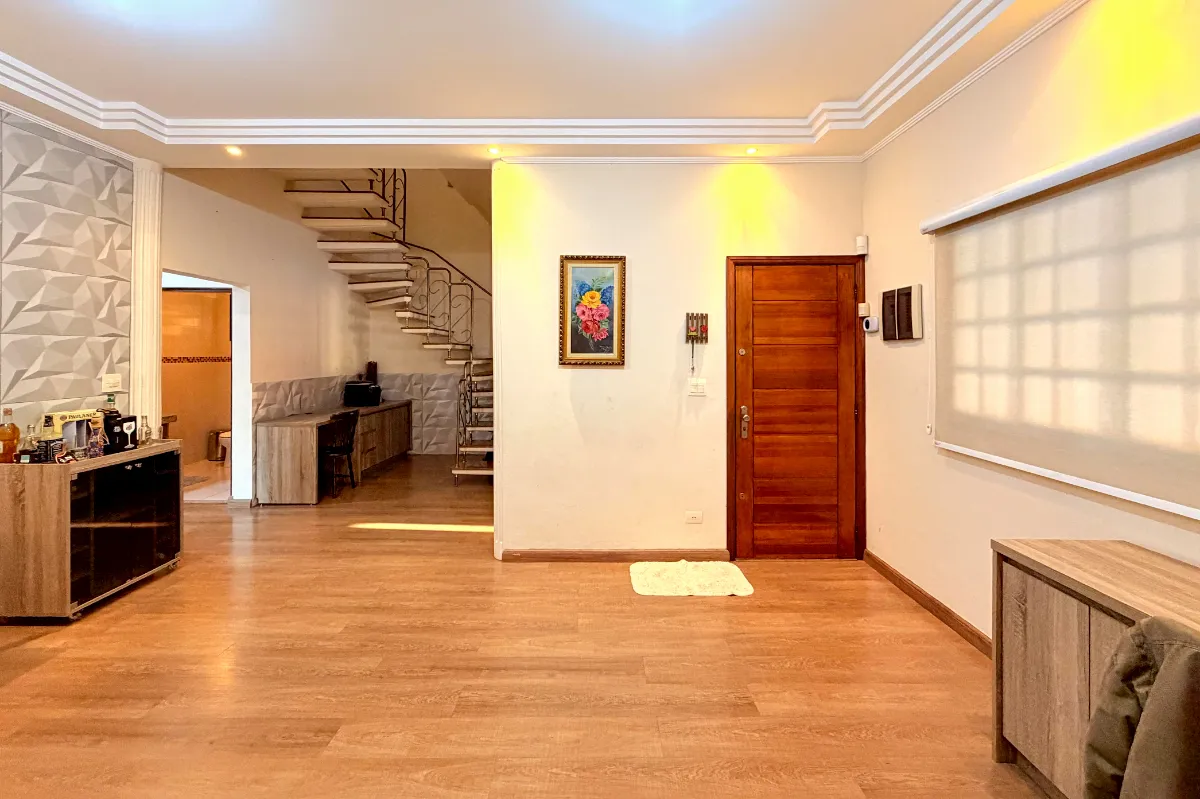 Imagem Casa de vila para venda em Centro com 4 quartos, sendo 2 suítes, 257m2