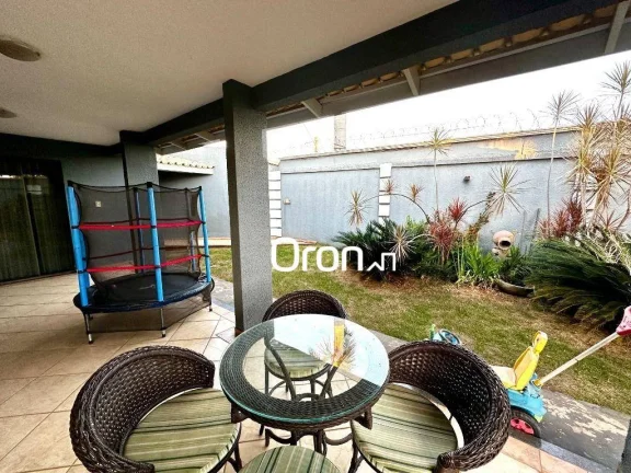 Imagem Sobrado à venda, 540 m² por R$ 2.399.000,00 - Setor Central - Senador Canedo/GO