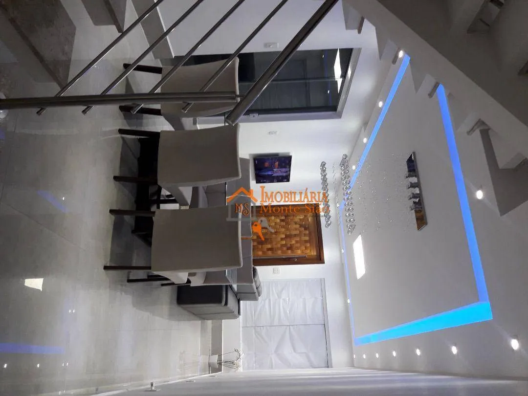 Imagem Sobrado com 3 dormitórios à venda, 140 m² por R$ 640.000,00 - Jardim Adriana - Guarulhos/SP