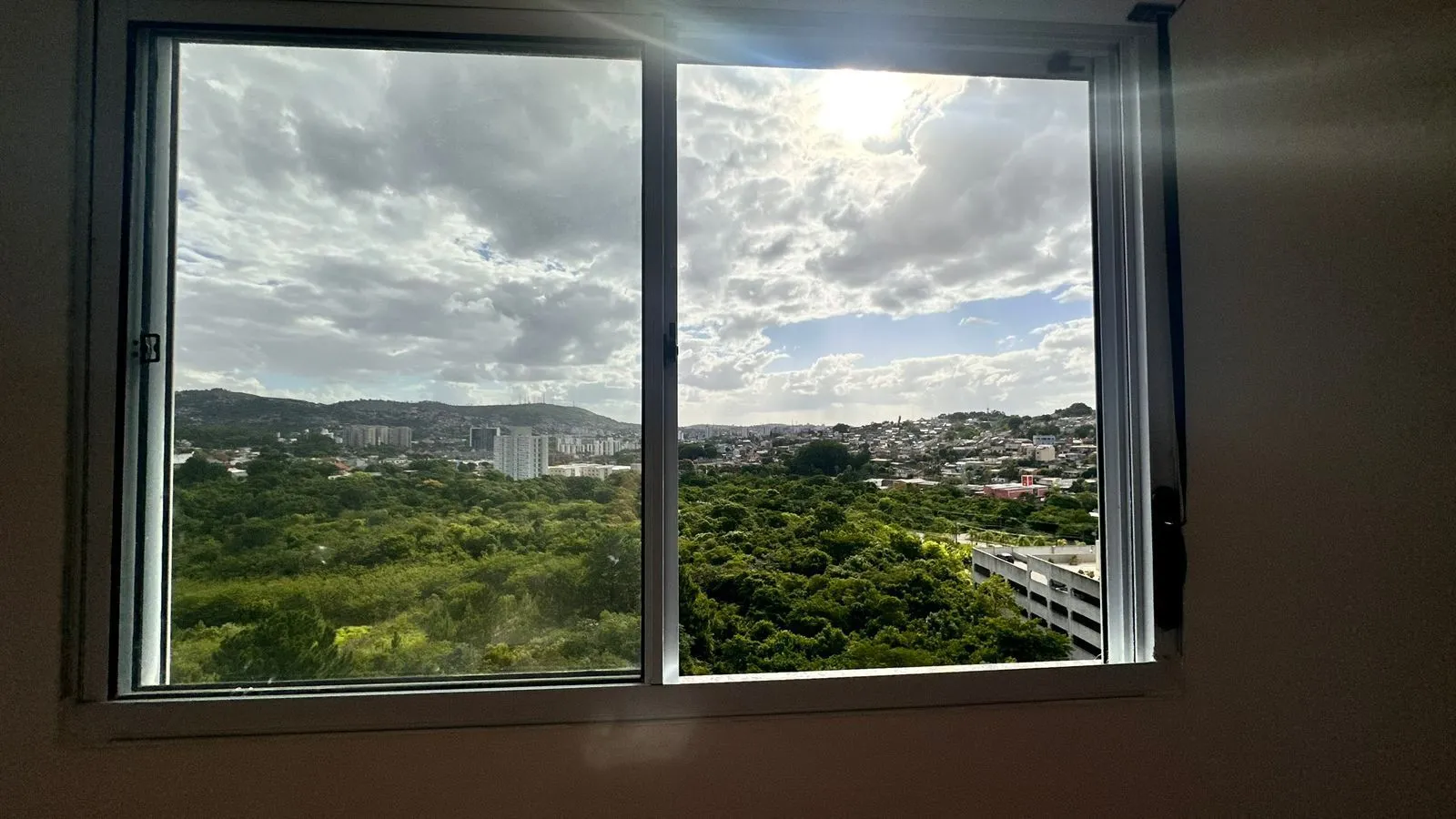 Imagem Apartamento Novo de dois dormitorios e duas vagas