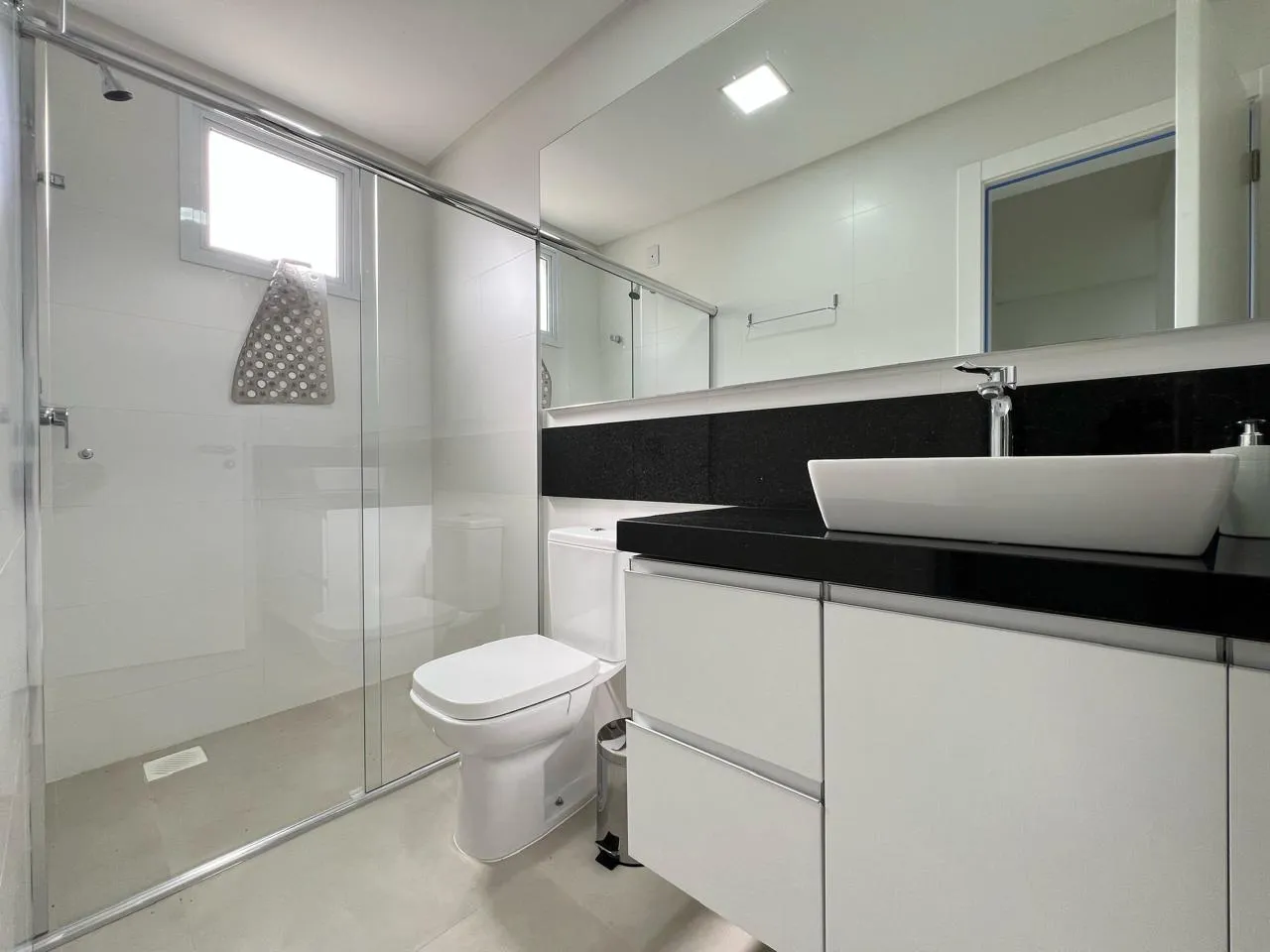 Imagem Apartamento à venda com 130m2 por R$ 2.500.000,00