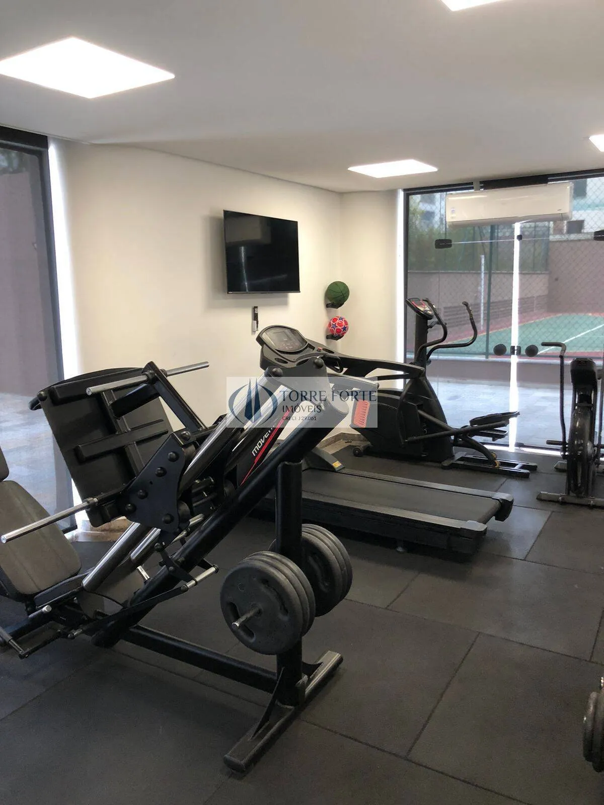 Imagem Excelente apartamento com 270 m², 2 suítes 3 dormitórios 4 vagas de garagem