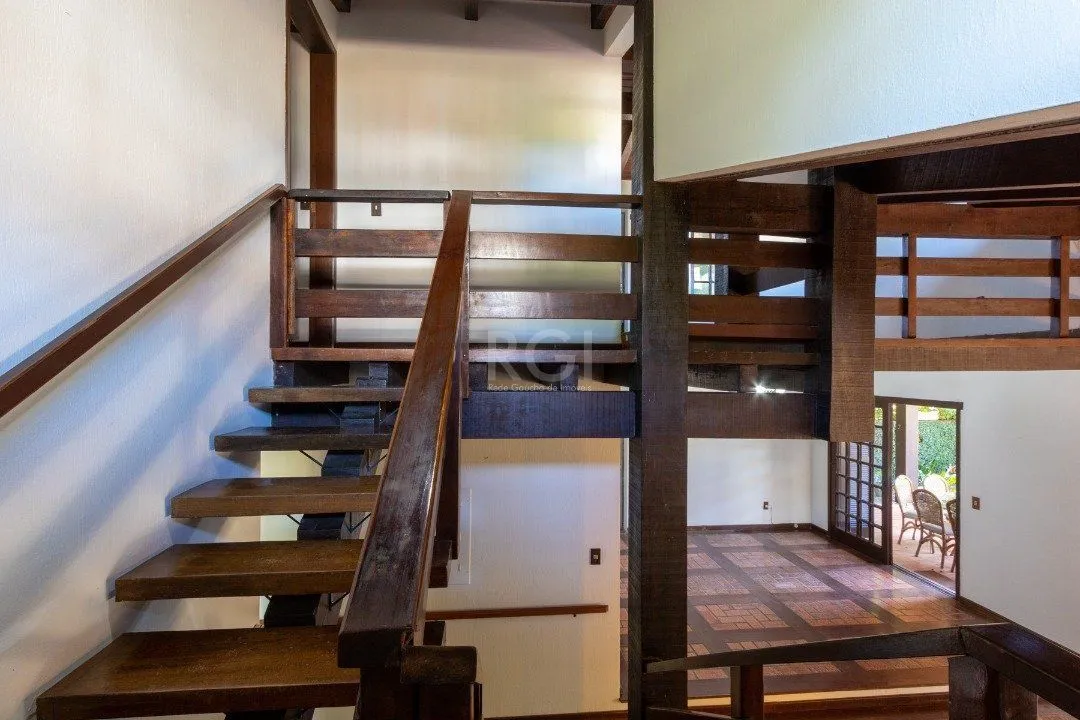 Imagem Casa para Venda - 357.28m², 4 dormitórios, sendo 1 suites, 4 vagas - Jardim Isabel