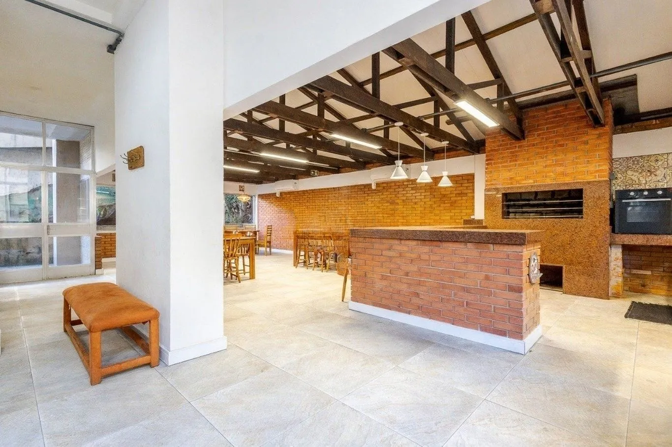 Imagem Vende-se apartamento com 3 quartos (1 suíte), 122 m² e 1 vaga - Petrópolis