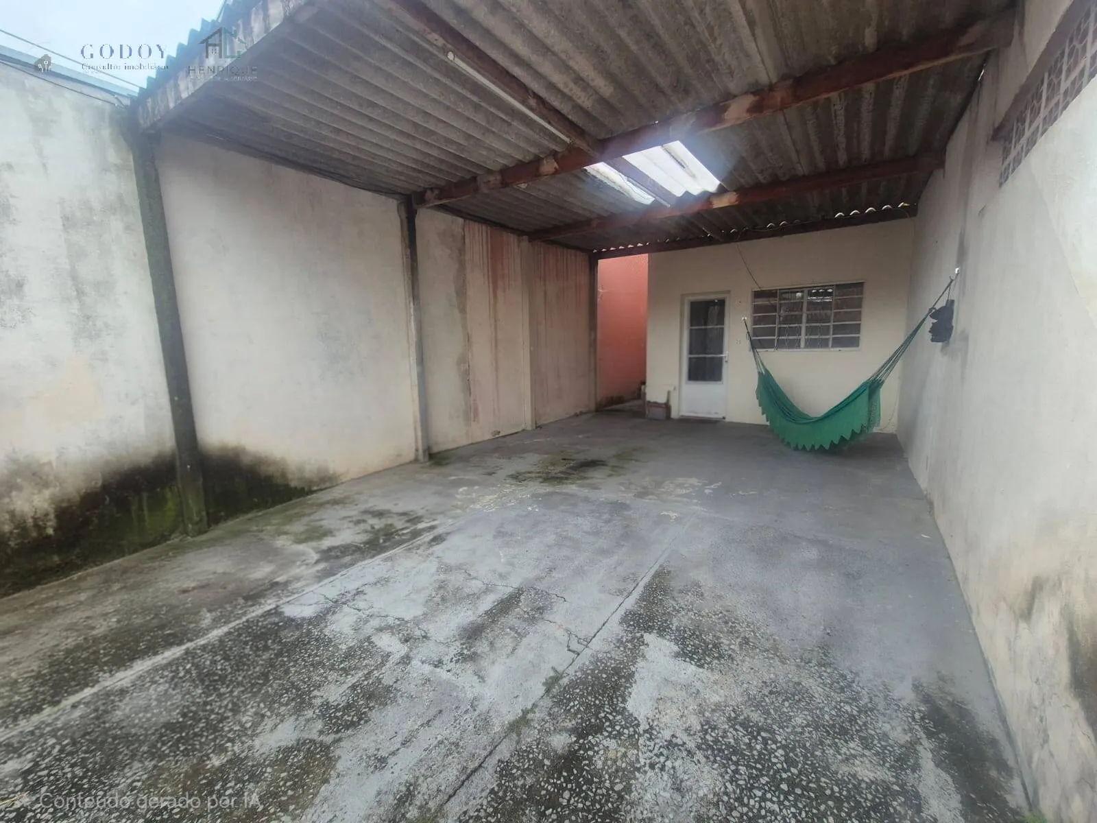 Imagem Casa com 2 Dormitórios e Garagem para 2 Carros
