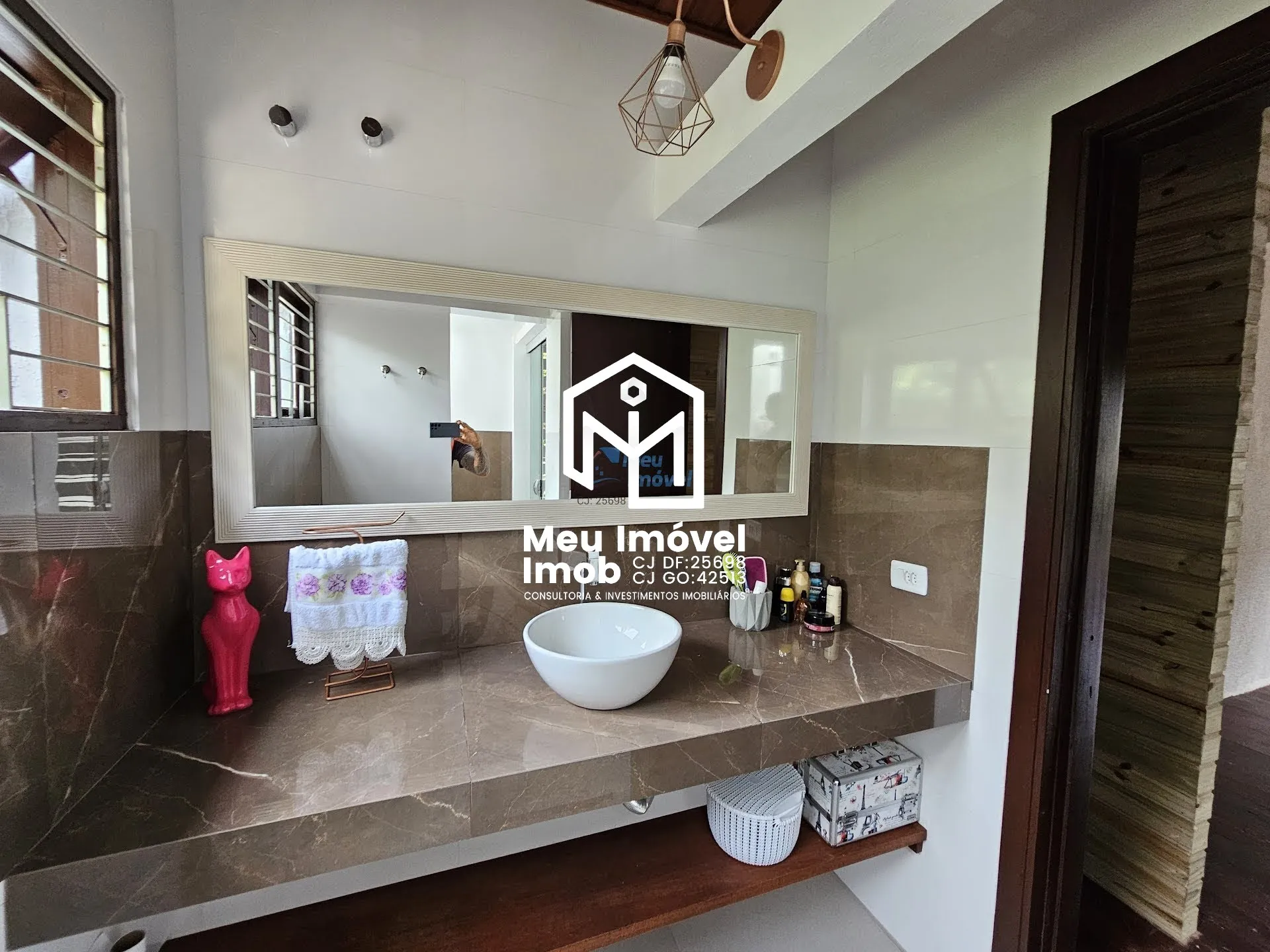 Imagem Casa 4 Quartos 2 Suítes 4 Vagas 190m² Mobiliado