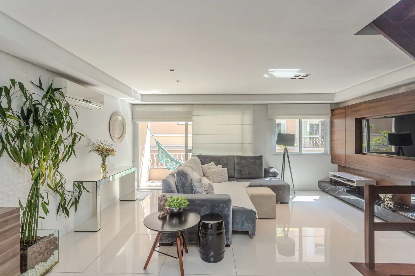 Imagem Casa com 3 suítes, Jacuzzi e vista panorâmica para o Guaíba