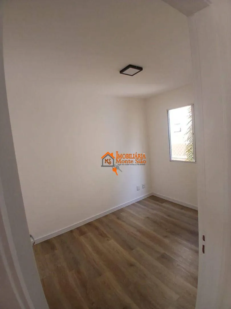 Imagem Apartamento com 2 dormitórios à venda, 45 m² por R$ 240.000,00 - Água Chata - Guarulhos/SP