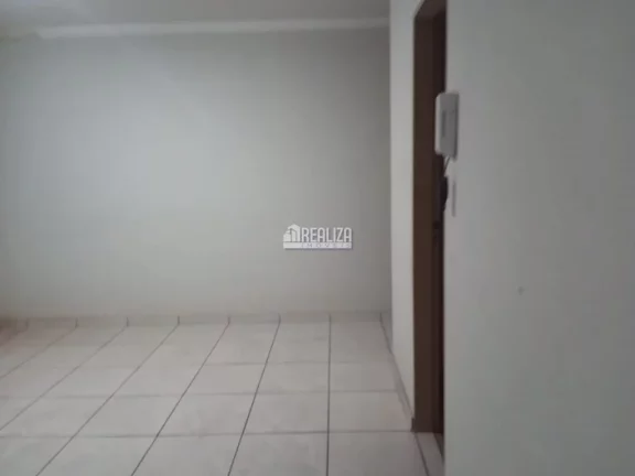 Imagem Oportunidade! Apartamento à venda no bairro Conjunto Guanabara, em Uberaba