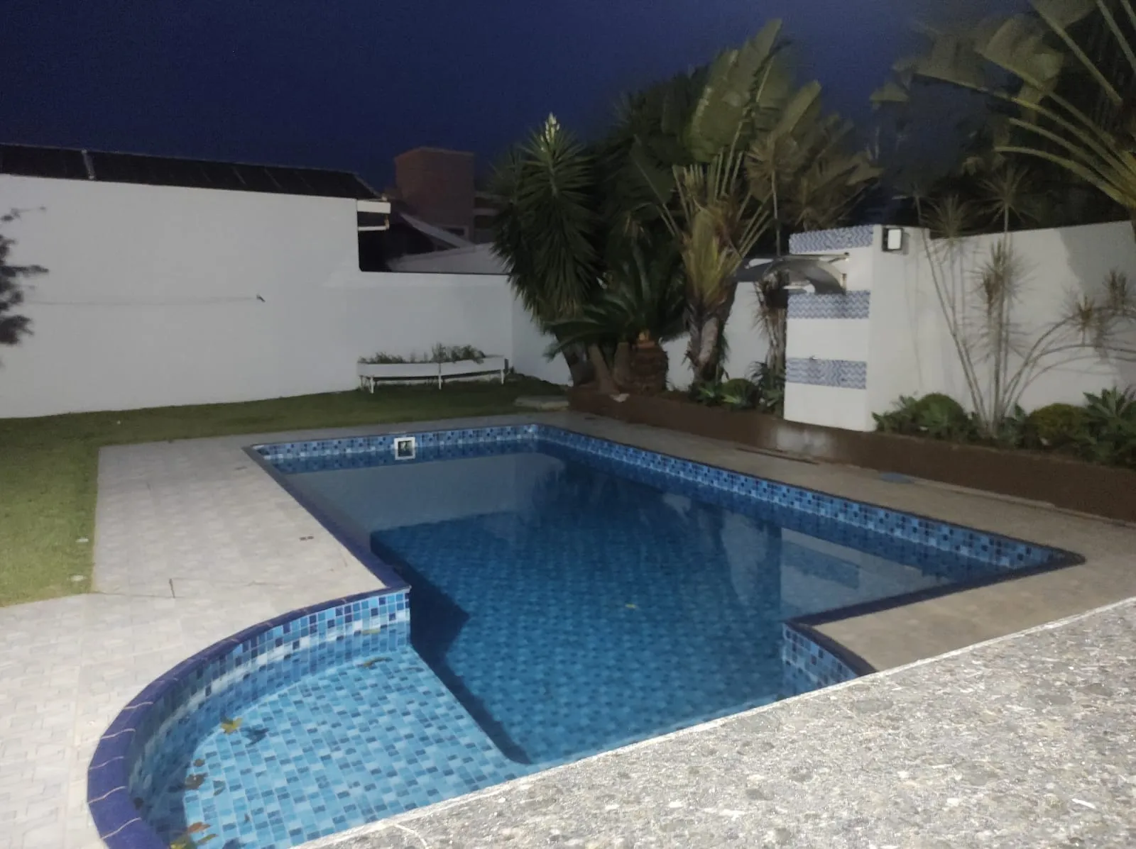 Imagem Casa com 3 quartos, 220 m² à venda