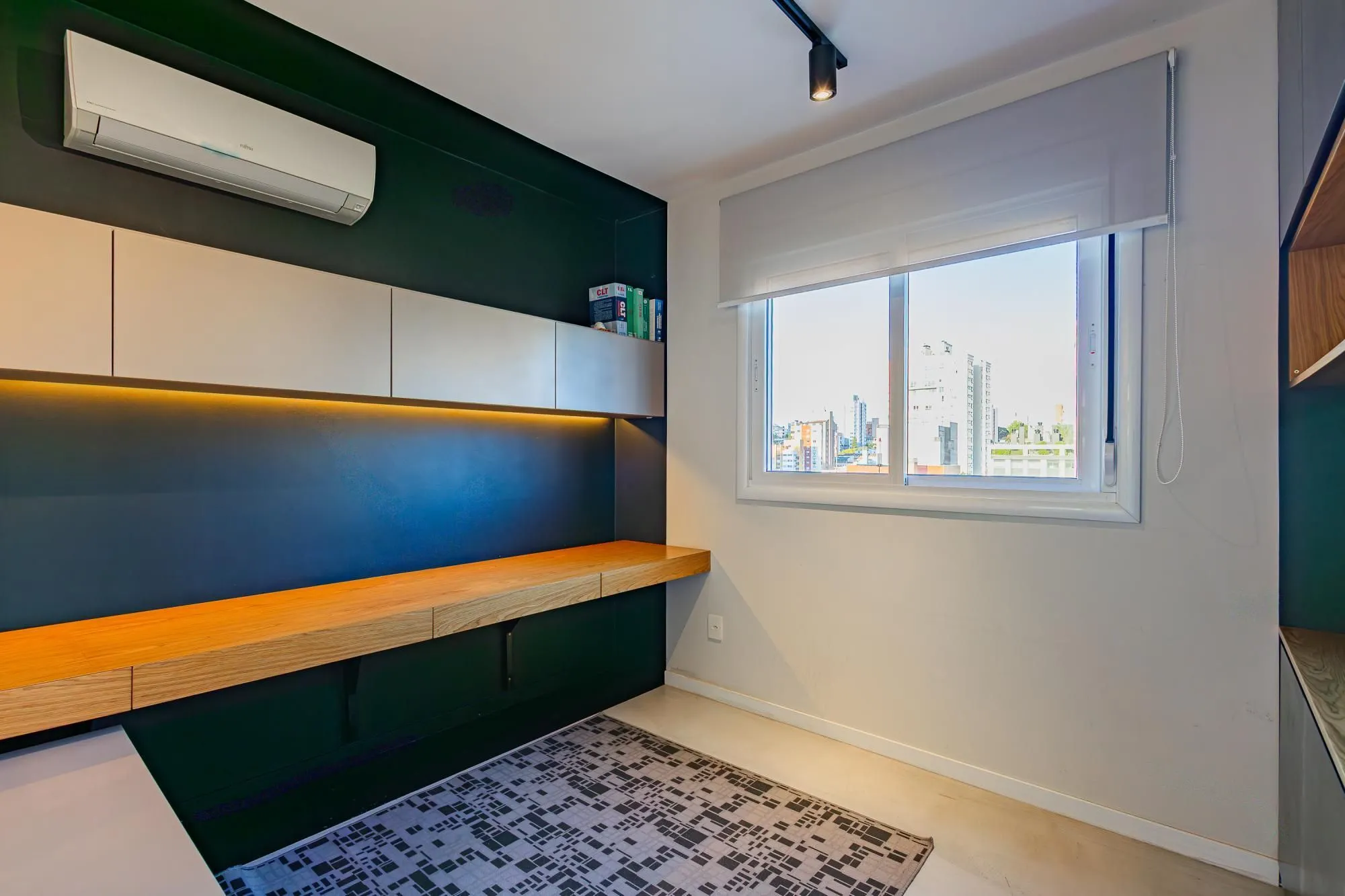Imagem Espetacular apartamento finamente decorado e mobiliado por arquiteto renomado com 3 vagas próx. Rua Nova Iorque