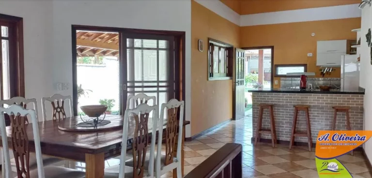 Imagem Linda Casa em Condomínio Fechado