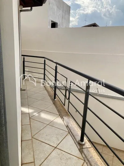 Imagem Casa com 3 Suítes à venda, 275m² - Jardim Chapadão