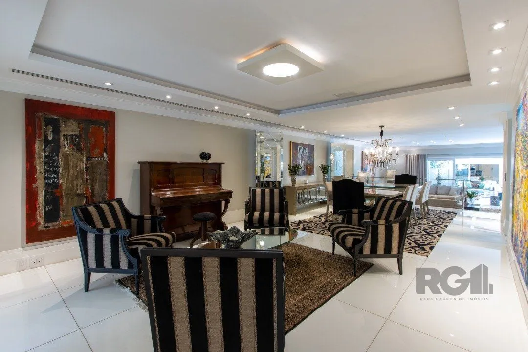 Imagem Casa em condominio, mobiliada com 741m² privativos , com 3 suítes- master