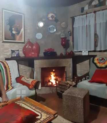 Imagem Casa rural de 3 dormitórios sendo 1 suíte, 2 banheiros, 20 vagas, com 7.100m² em Estrada Nova de, Santo Antônio do Pinhal