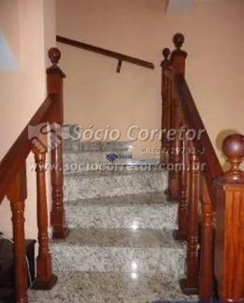 Imagem Vendo sobrado 155m - 3 Dorms. com Suíte- Por R$ 700.000,00 - Bom Clima