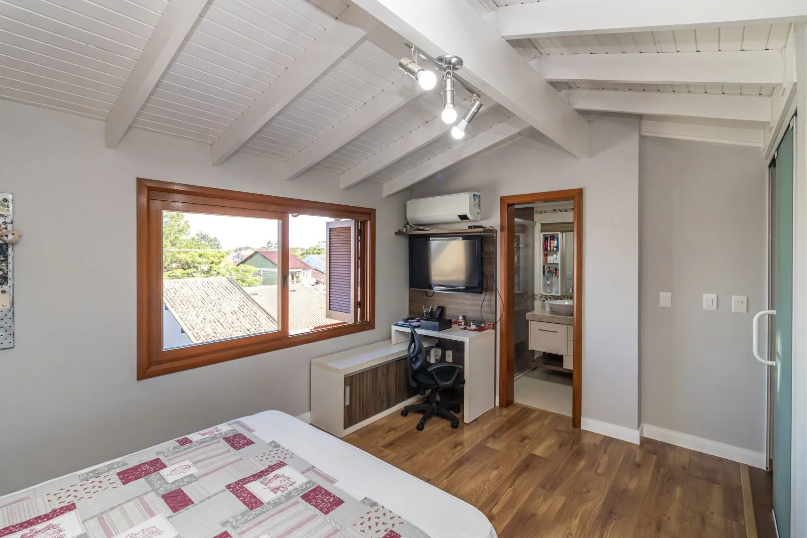 Imagem Casa com 3 Quartos à venda, 141m² - Hípica