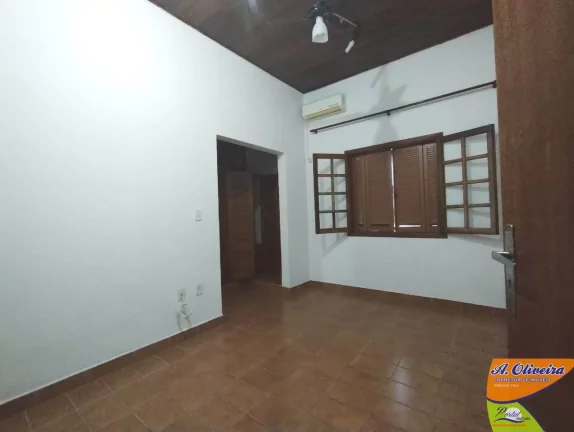 Imagem Linda Casa 03 Dormitorios - 900 Metros de Terreno
