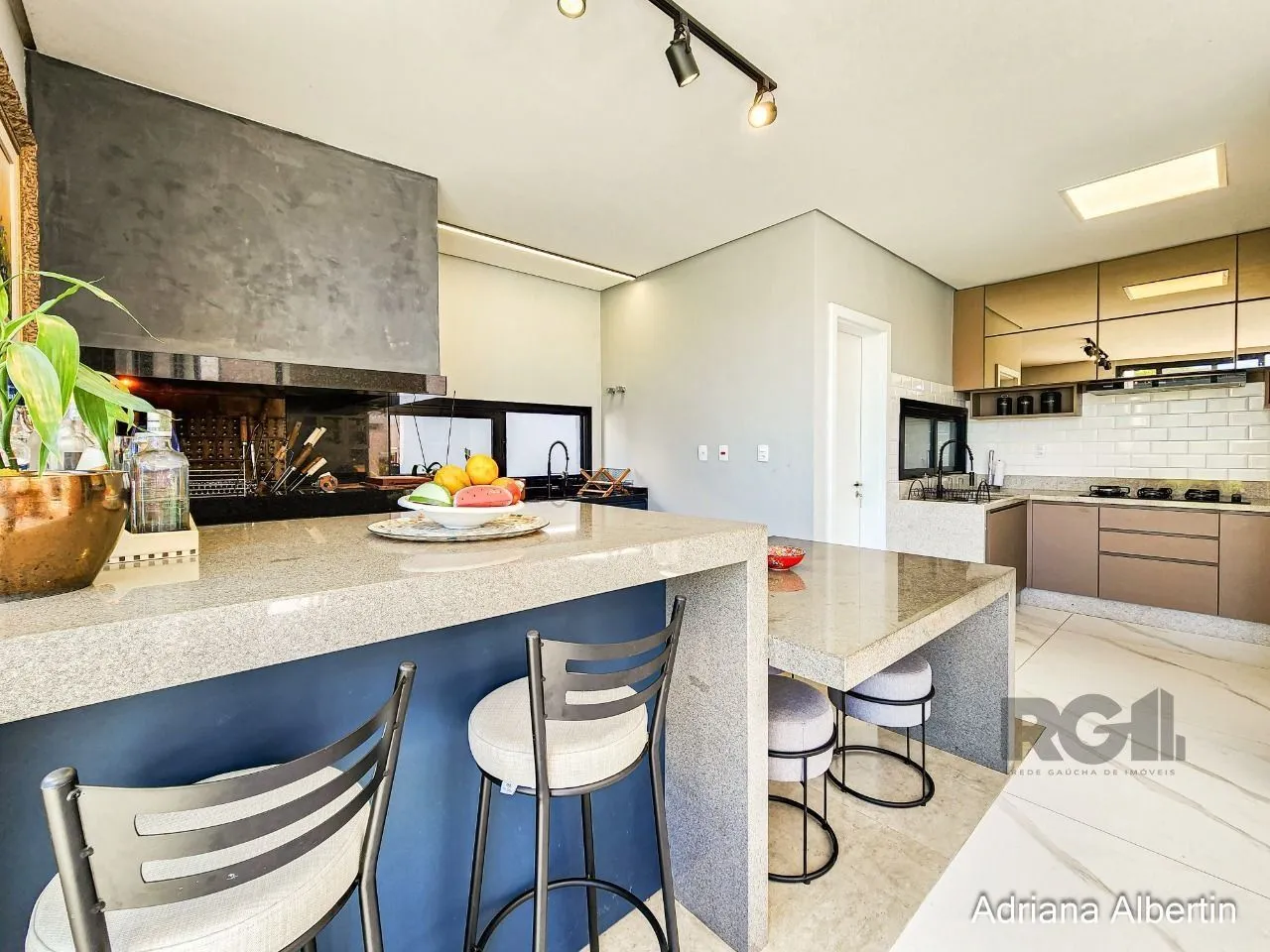 Imagem Casa com 4 suites - Condominio Fechado