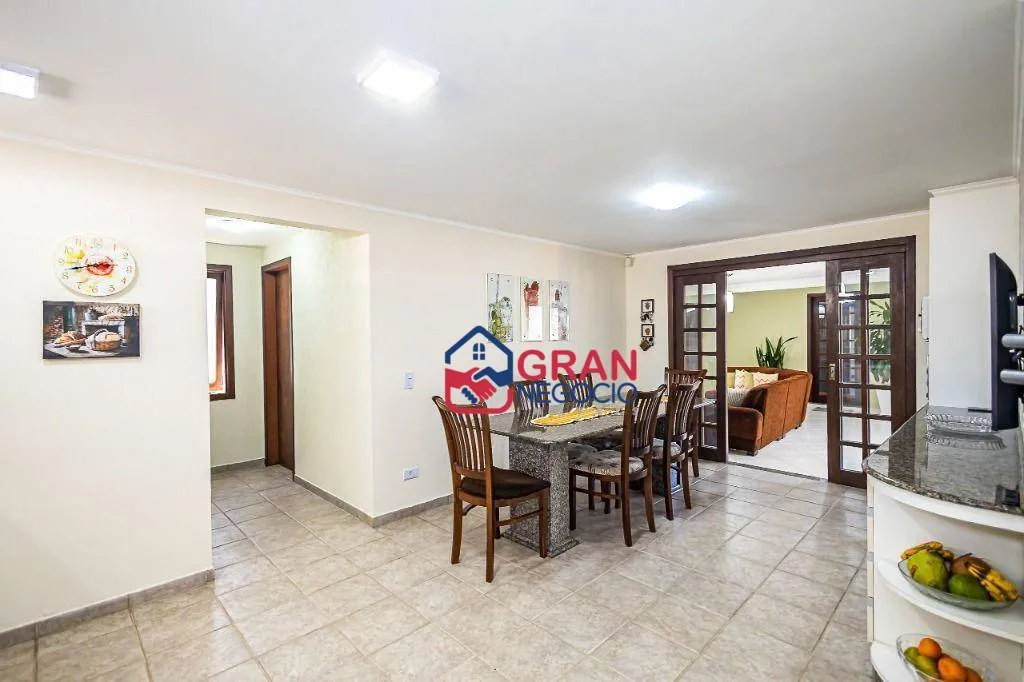 Imagem Casa Térrea Com Amplo Terreno - Santa Felicidade