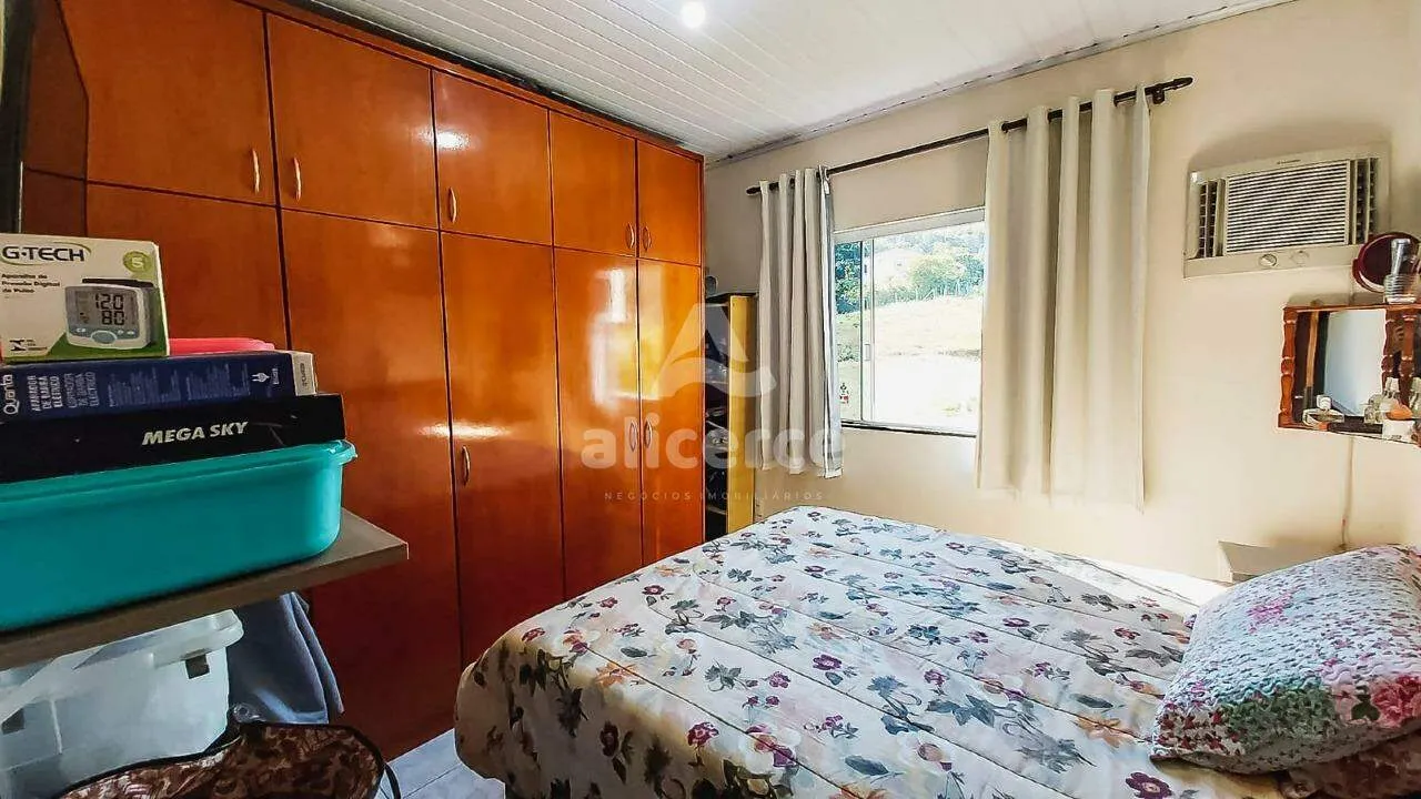 Imagem Sítio à Venda - 3 Dormitórios I Piscina I Churrasqueira I 4.500,00m² I em Três Riachos - Biguaçu/SC