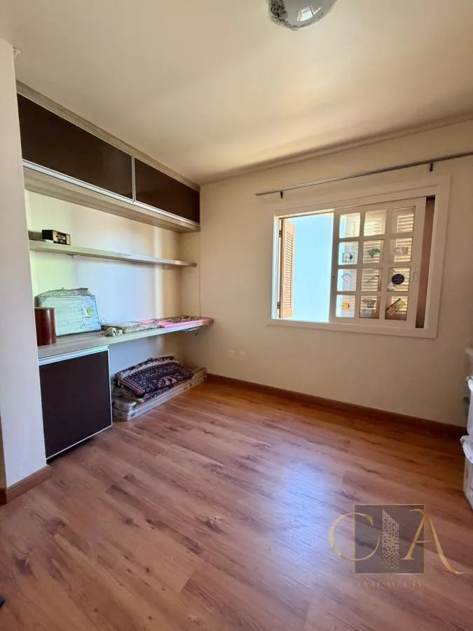 Imagem Casa para Venda em Rio Grande, São Paulo, 3 dormitórios, 1 suíte, 2 banheiros, 1 vaga