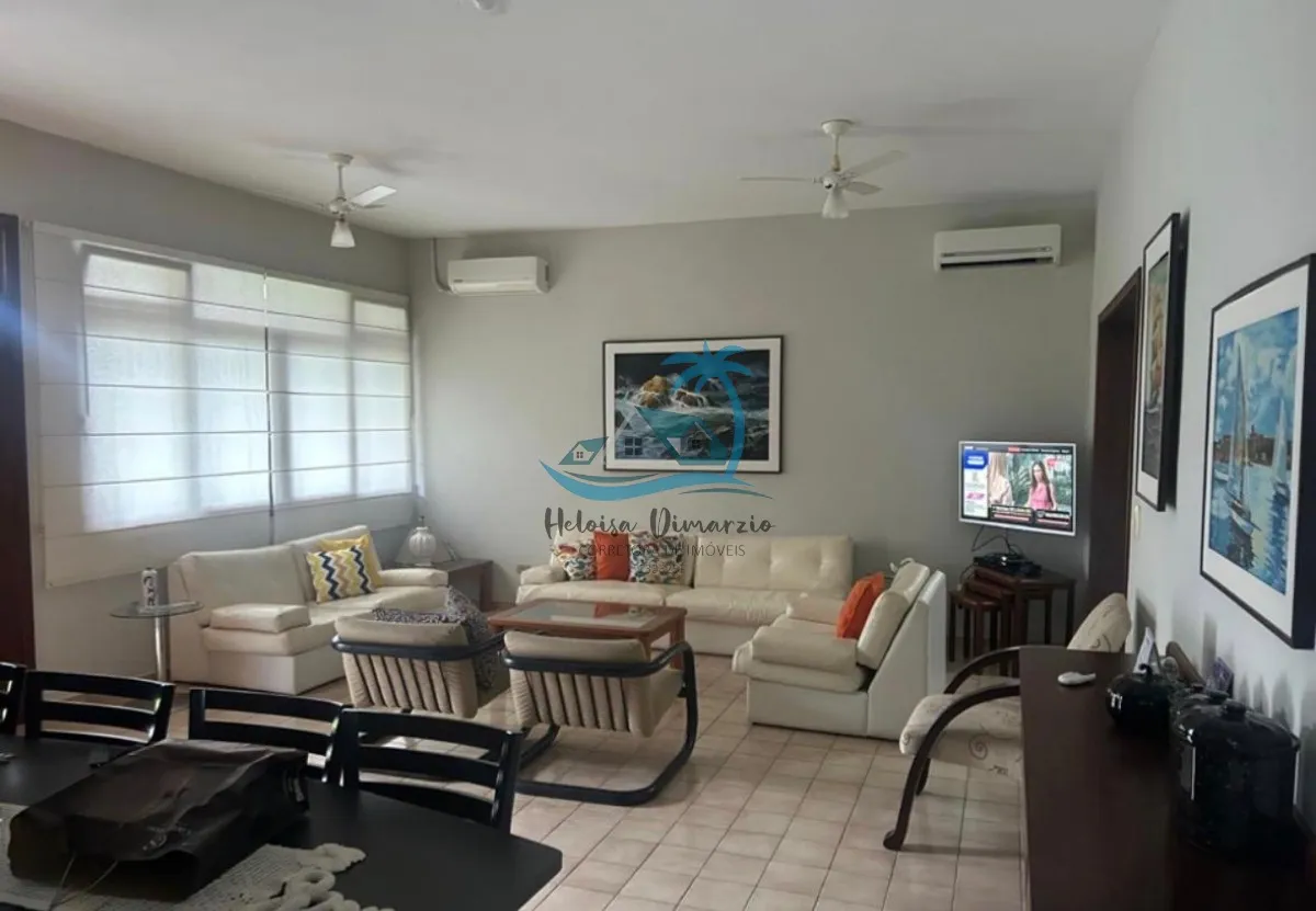 Imagem Casa alto padrão com 550m² de área construída a venda na Praia do Lazaro em Ubatuba.