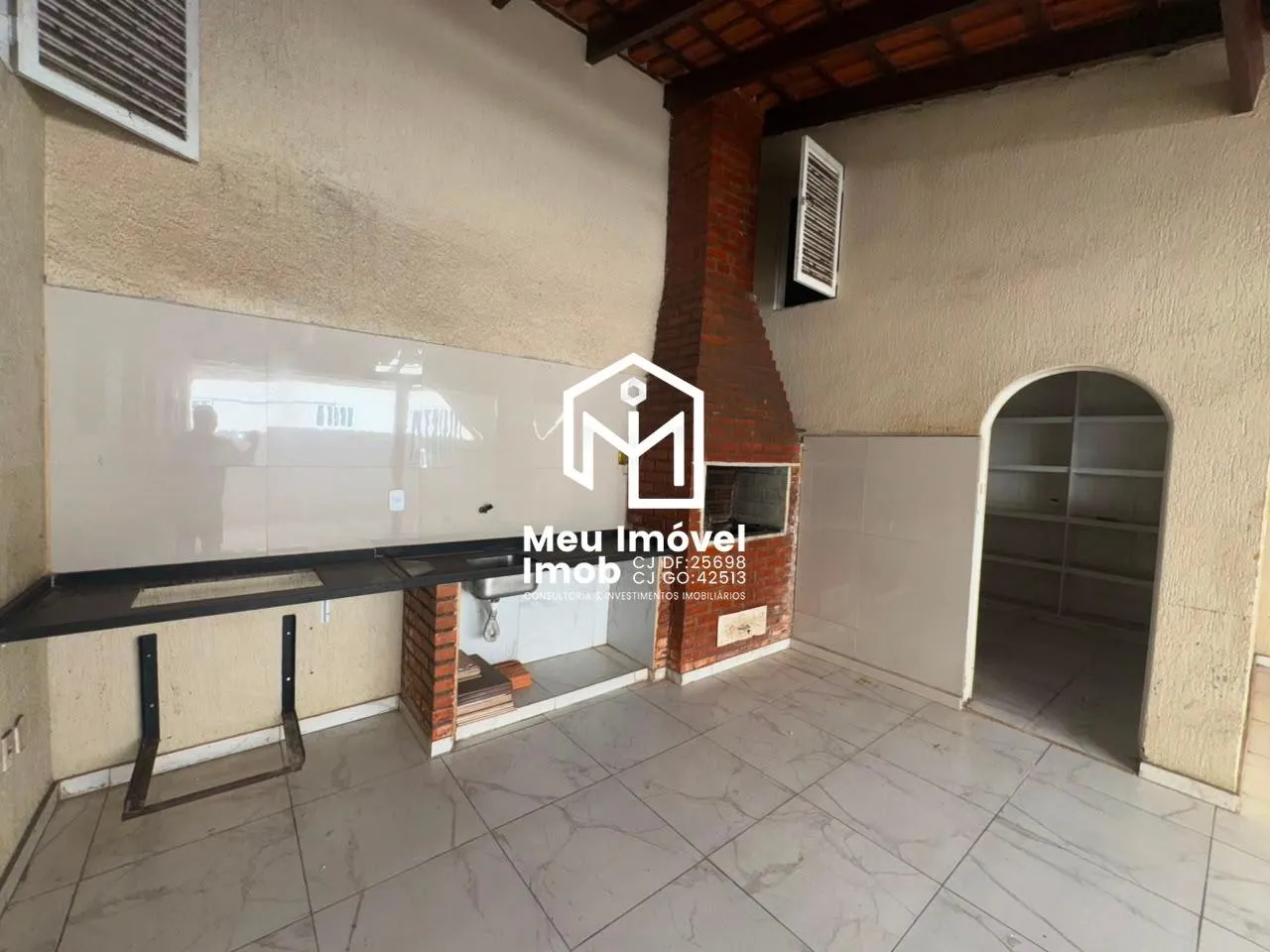 Imagem Casa 4 Quartos 2 Suítes 4 Vagas 340m² Taguatinga Norte/DF