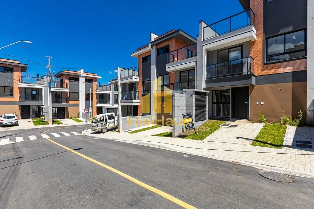 Imagem Viver cercado pela natureza sem abrir mÃ£o da praticidade urbana. Esta casa triplex no OASIS CondomÃ...