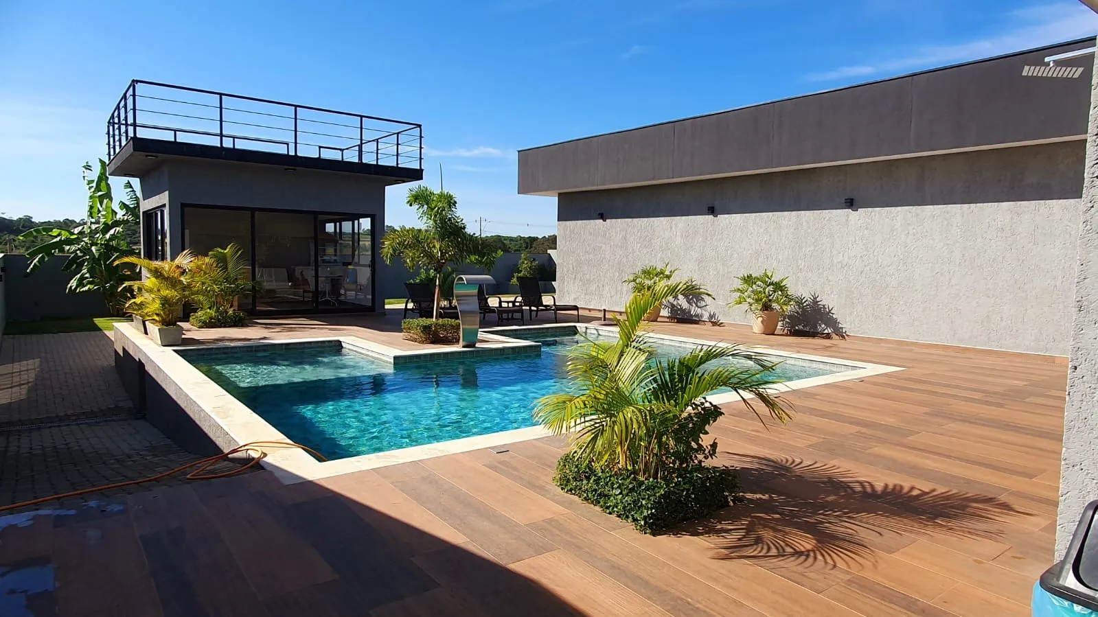 Imagem Luxuosa Casa no Condomínio Ecoresidencial Jequitibá ? 3 Suítes, Piscina, Academia e Muito Mais
