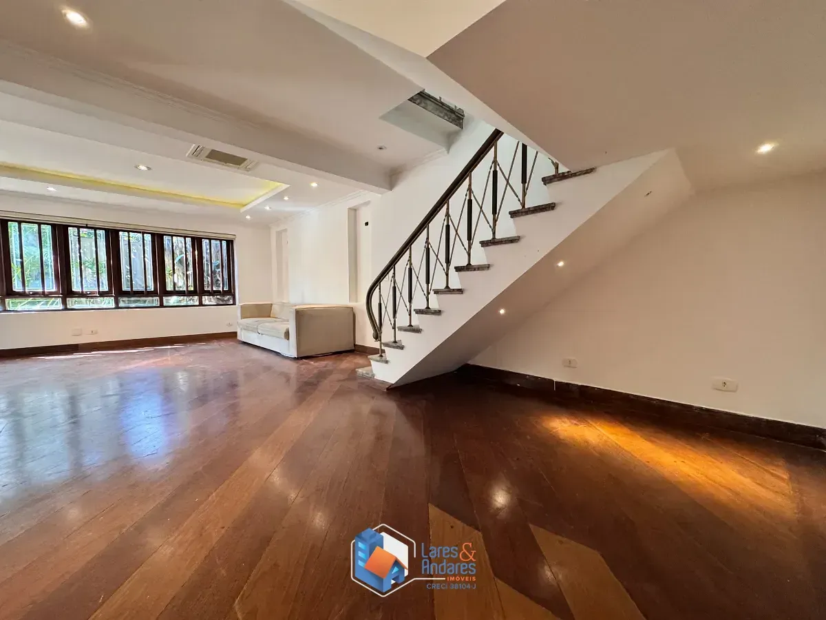 Imagem Casa de vila para venda em Planalto Paulista com 4 quartos, sendo 2 suítes, 330m²