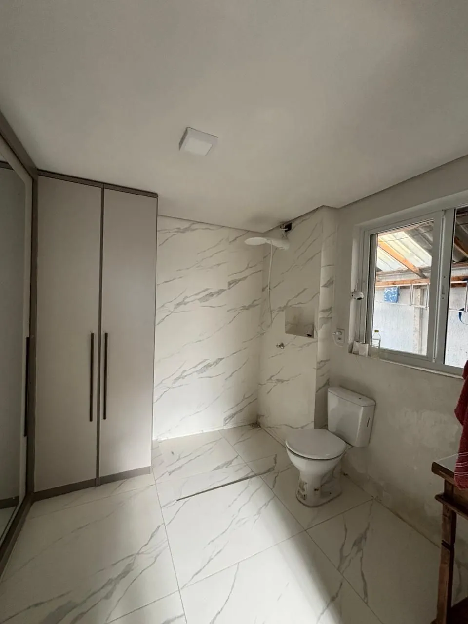 Imagem Casa com 177m², localizado no bairro Azenha em Porto Alegre/RS.