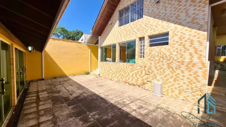 Imagem Sobrado 04 quartos c/suíte, edícula, ático no Novo Mundo em Curitiba PR
