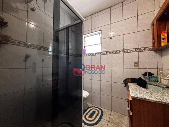 Imagem Casa com 3 dormitórios à venda no Pinheirinho