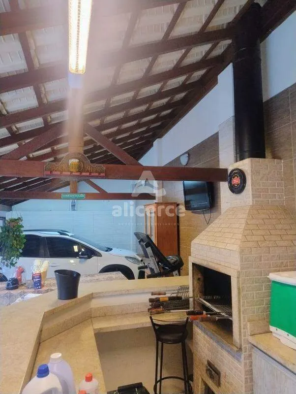 Imagem Casa à Venda: Oportunidade Imperdível!