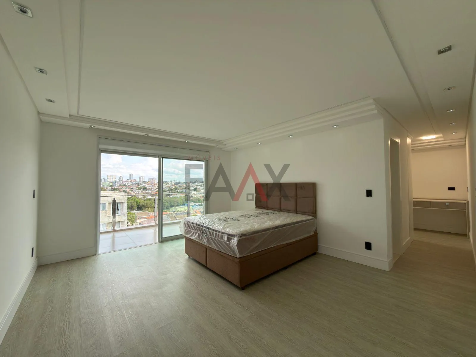 Imagem Sobrado alto padrão com 3 suítes à venda,595.00 m², DOS ESTADOS, GUARAPUAVA - PR
