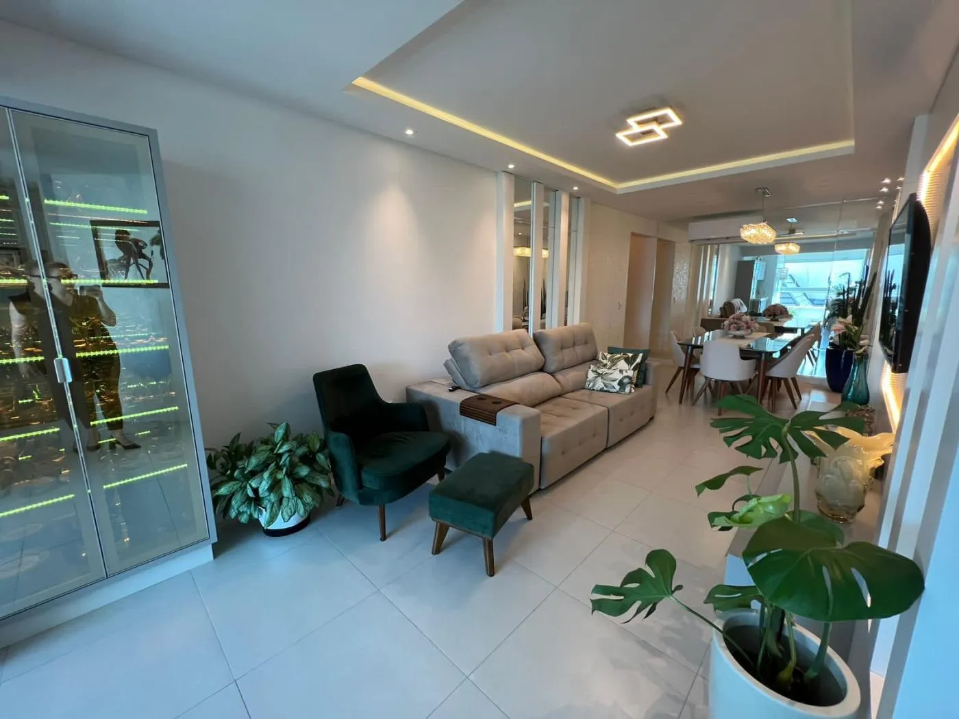 Imagem Apartamento para Venda em Itapema, Meia Praia, 3 dormitórios, 3 suítes, 4 banheiros, 2 vagas