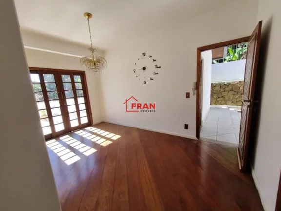 Imagem Belíssima Casa Alto Padrão em Condomínio fechado no Córrego