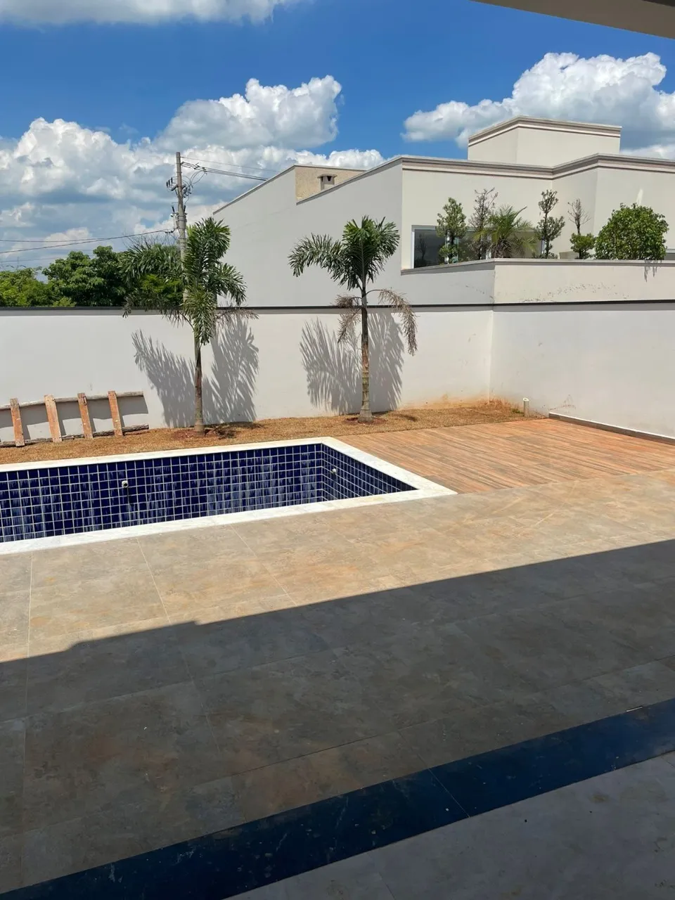 Imagem Espetacular Casa à Venda em Porto Feliz-SP: 3 Quartos, 3 Suítes, 2 Salas, 4 Banheiros e 200m² de Área