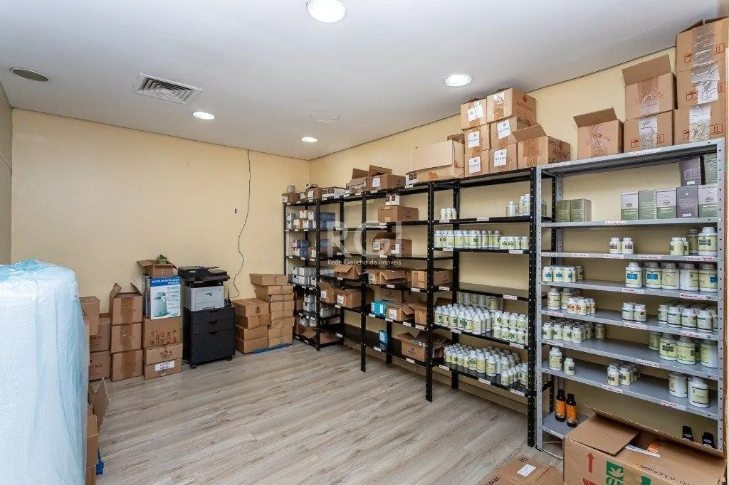 Imagem Loja Comercial na Av Cristóvão Colombo