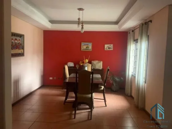 Imagem Casa a venda preço abaixo de mercado, 04 quartos c/suíte, no São Lourenço em Curitiba PR