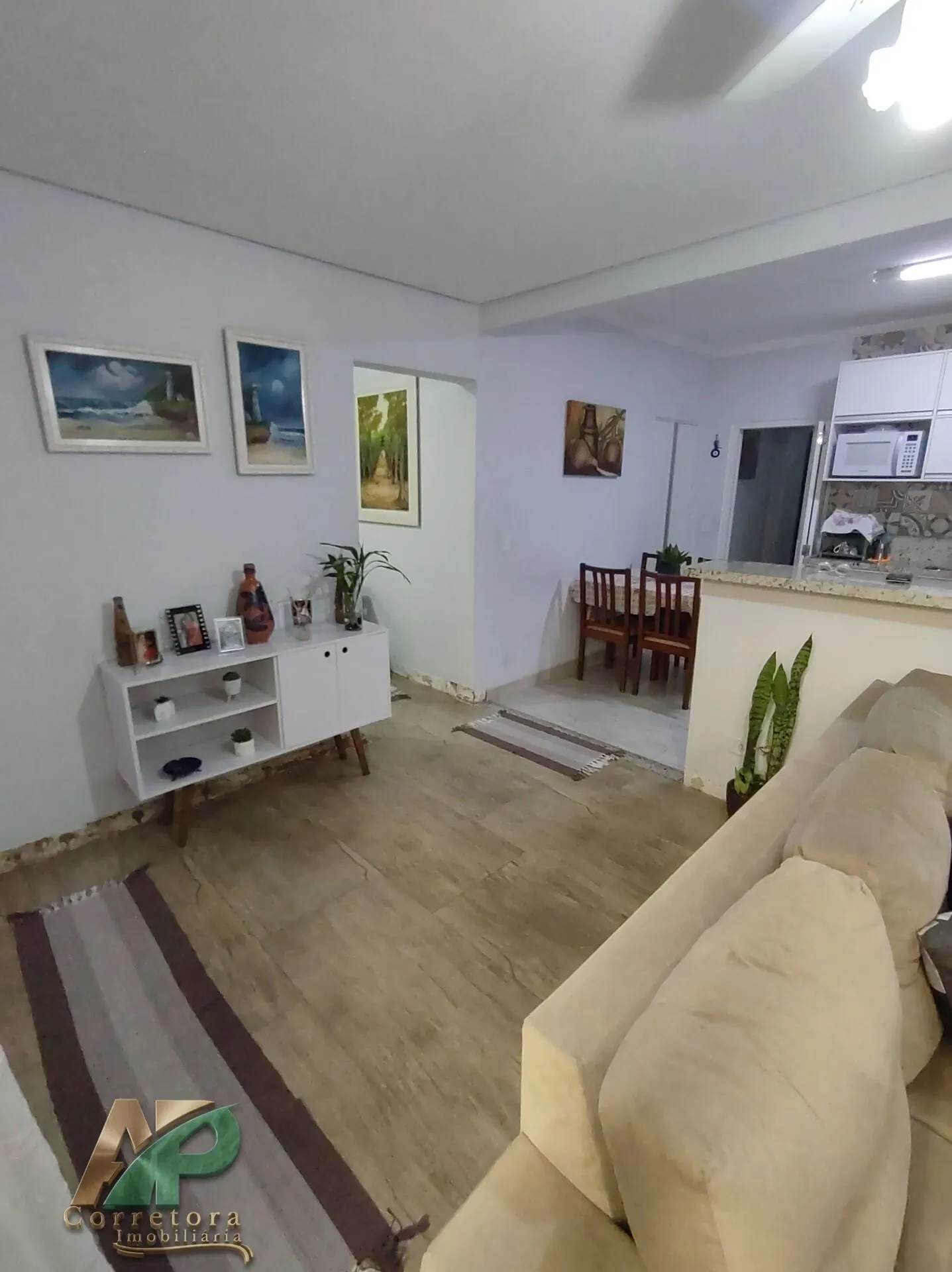 Imagem Casa à Venda em Taboão da Serra: 308m², 2 Vagas e Perto do Shopping
