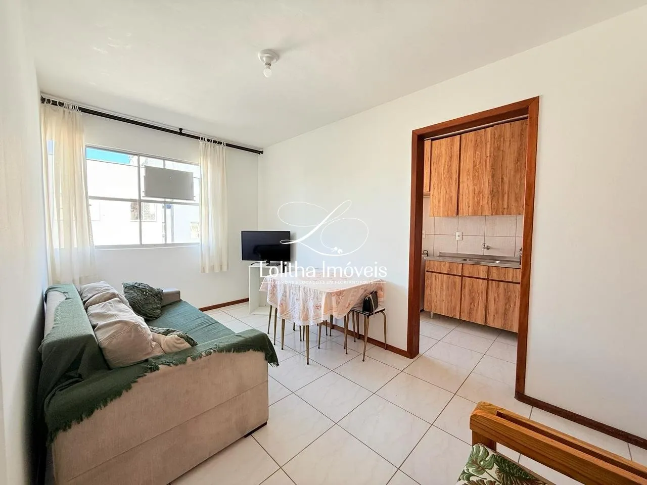 Imagem APARTAMENTO SEMI MOBILIADO COM 2 QUARTOS À VENDA EM COQUEIROS - FLORIANÓPOLIS/SC