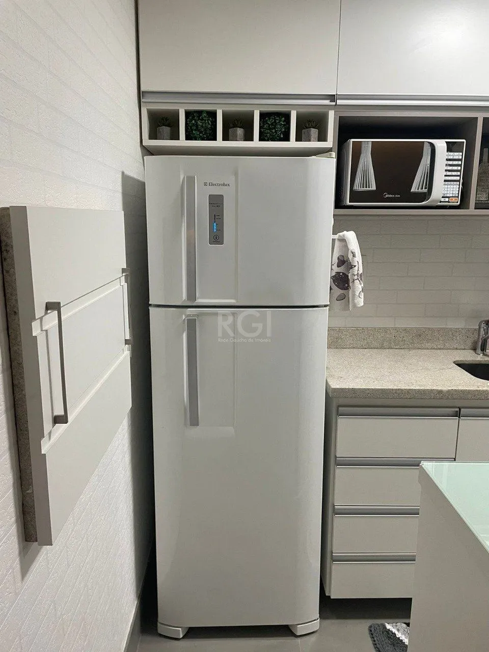 Imagem Apartamento para Venda - 60m², 2 dormitórios, sendo 1 suites, 1 vaga - Glória