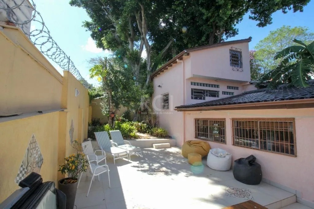 Imagem Casa Com 4 dormitórios para Comprar , 350 m²- Chácara das Pedras - Porto Alegre