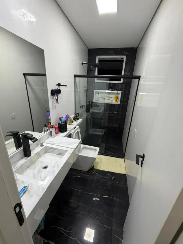 Imagem CASA DE LUXO À VENDA EM CONTAGEM/MG , Área de 915 m²