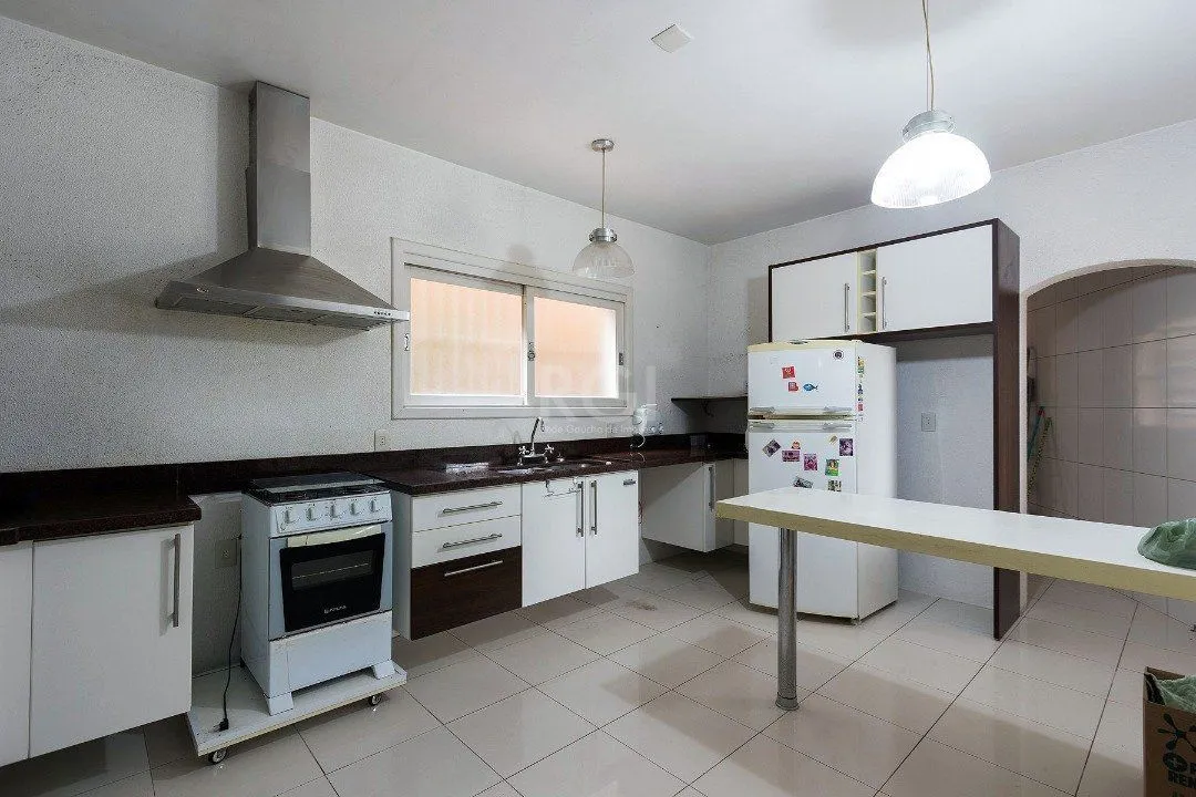 Imagem Casa para Venda - 430m², 4 dormitórios, sendo 1 suites, 5 vagas - Cristal